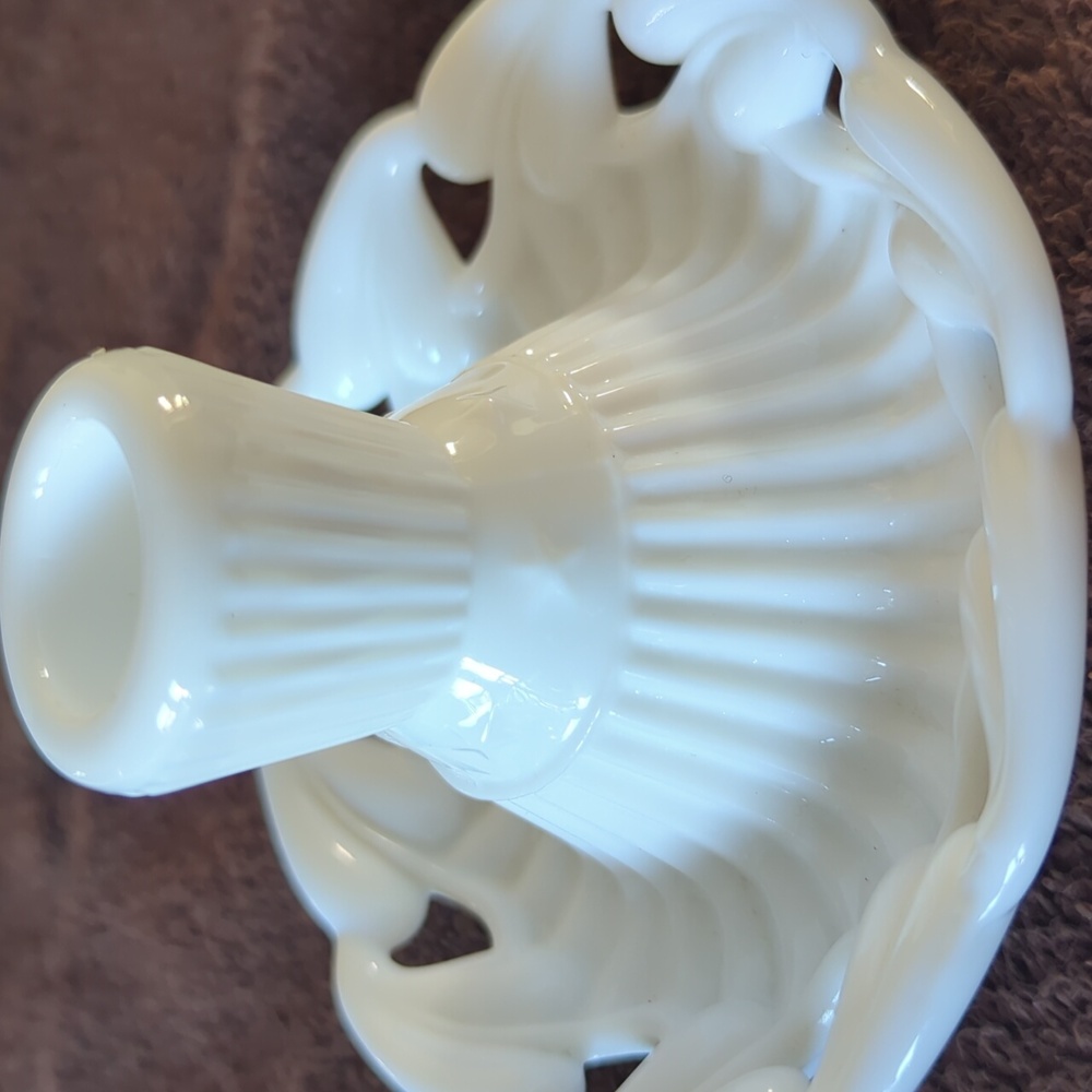 Fostoria Betsy Ross Milk Glass Candle Holder - Picture 2 of 6